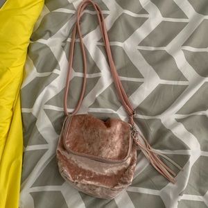 this is a small purse that you can wear just a day